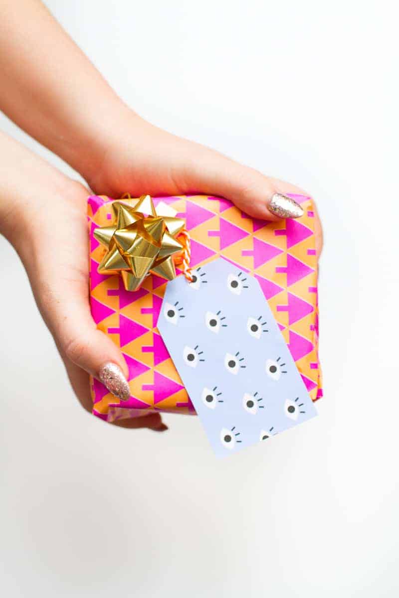 free-printable-eye-gift-tags-print-christmas-gift-wrap-colourful-fun-download-11
