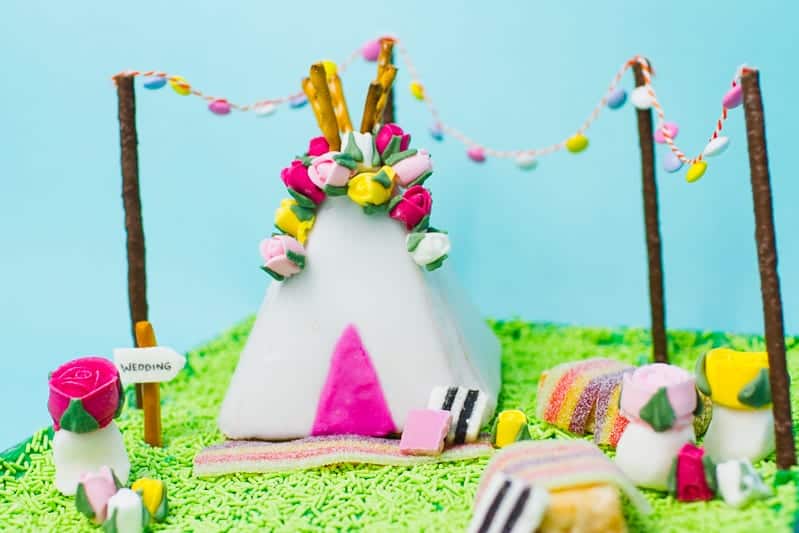 unique-ginger-bread-house-teepee-tipi-christmas-fun-festival-colourful-bake-make-your-own_-11
