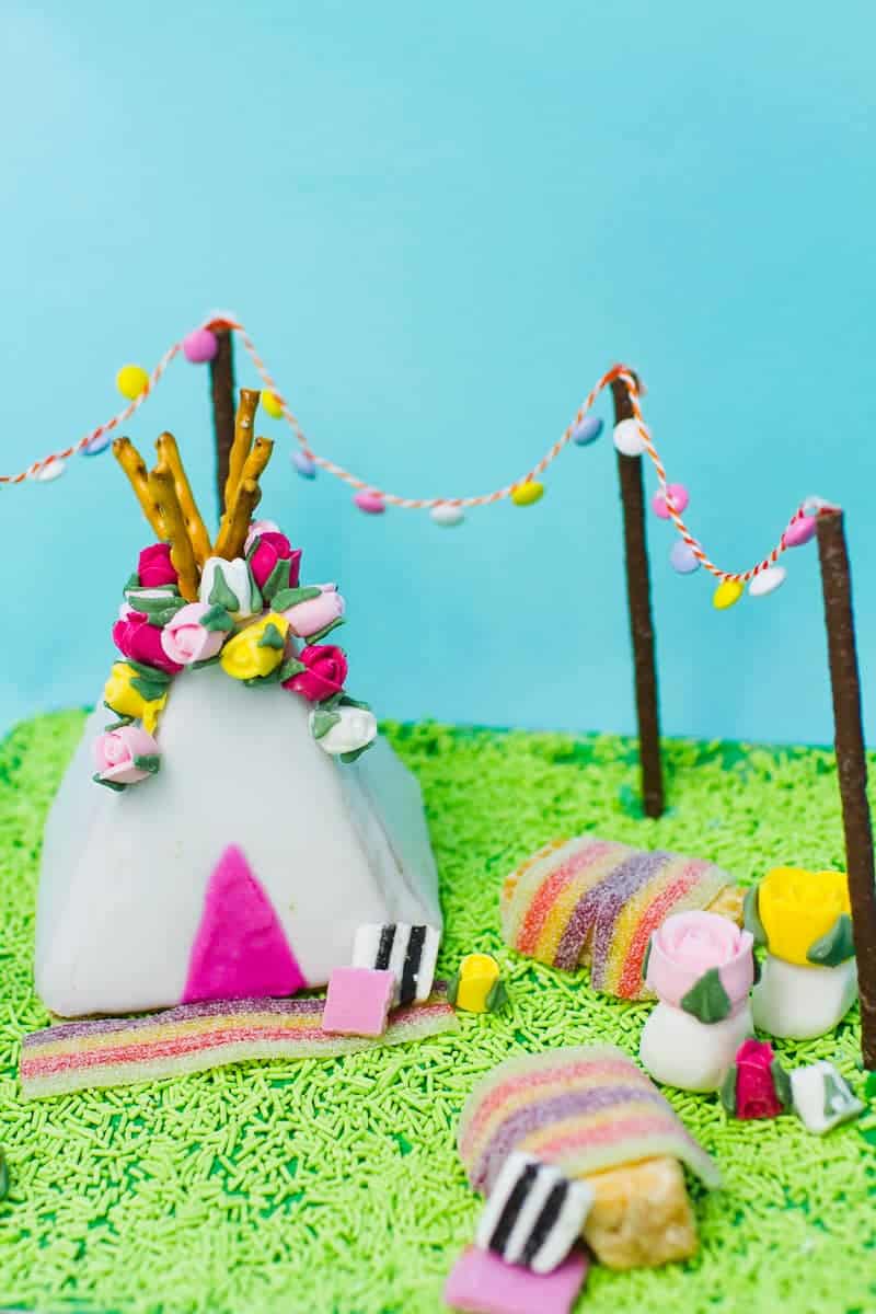 unique-ginger-bread-house-teepee-tipi-christmas-fun-festival-colourful-bake-make-your-own_-14