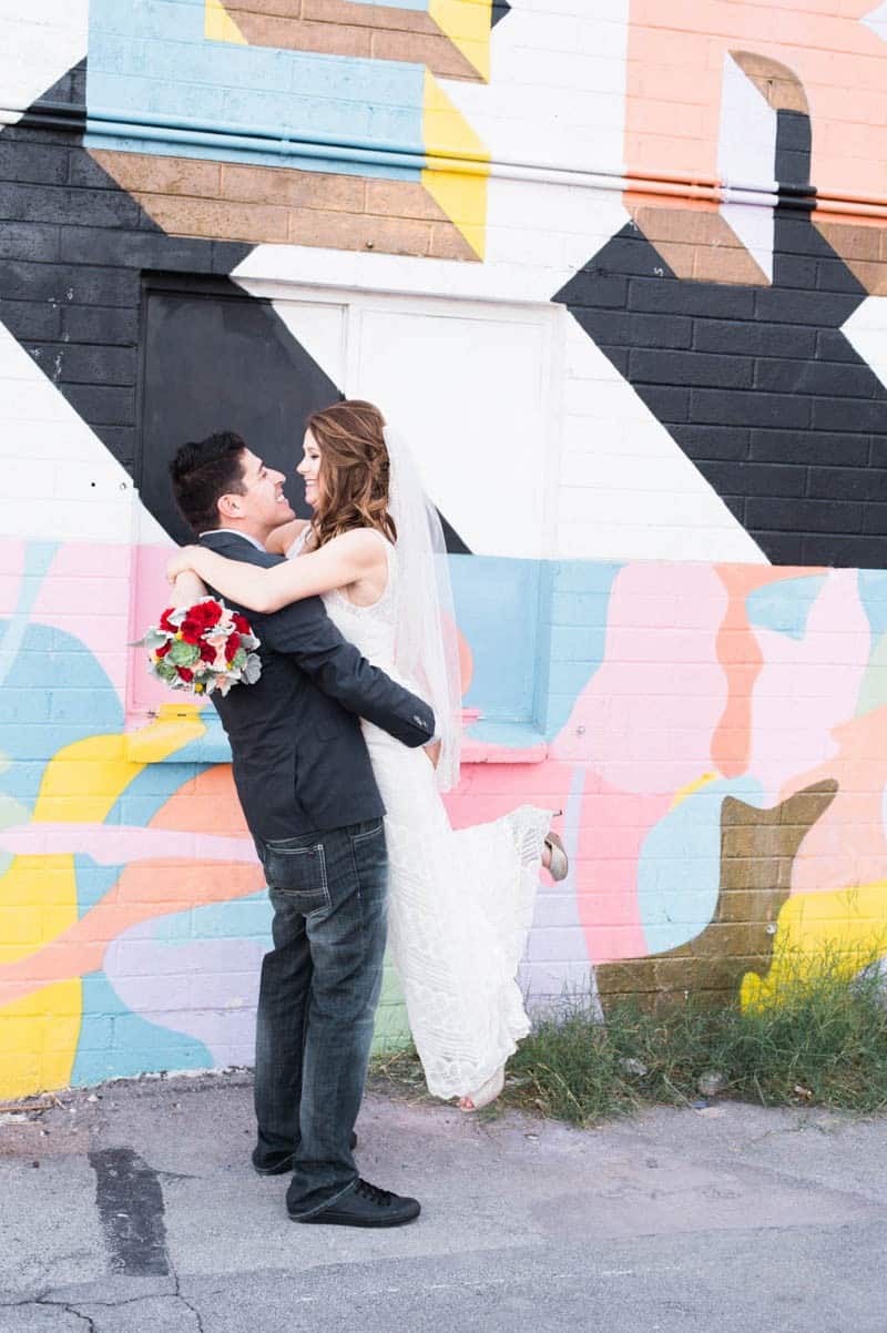 COLORFUL LAS VEGAS ELOPEMENT WITH LUNCH AT IN-N-OUT BURGER (19)