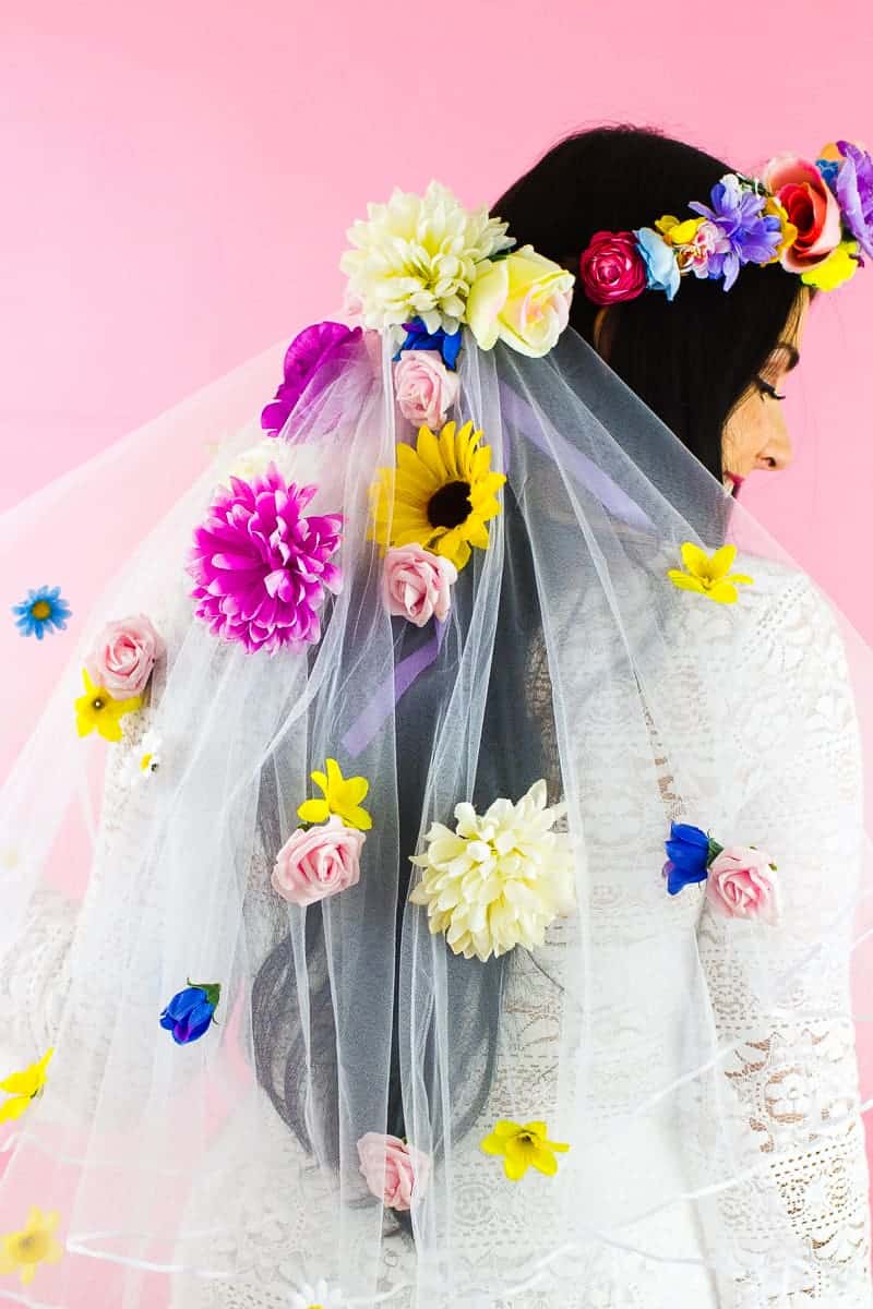 https://www.bespoke-bride.com/wp-content/uploads/2017/01/DIY-Floral-Flower-Veil-Colourful-Fun-Tutorial-Wedding-Faux-Flowers-4.jpg