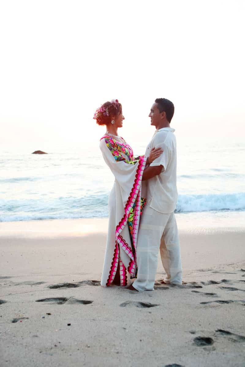 MYSTICAL VIBRANT WEDDING IDEAS IN SAYLUTIA MEXICO (34)