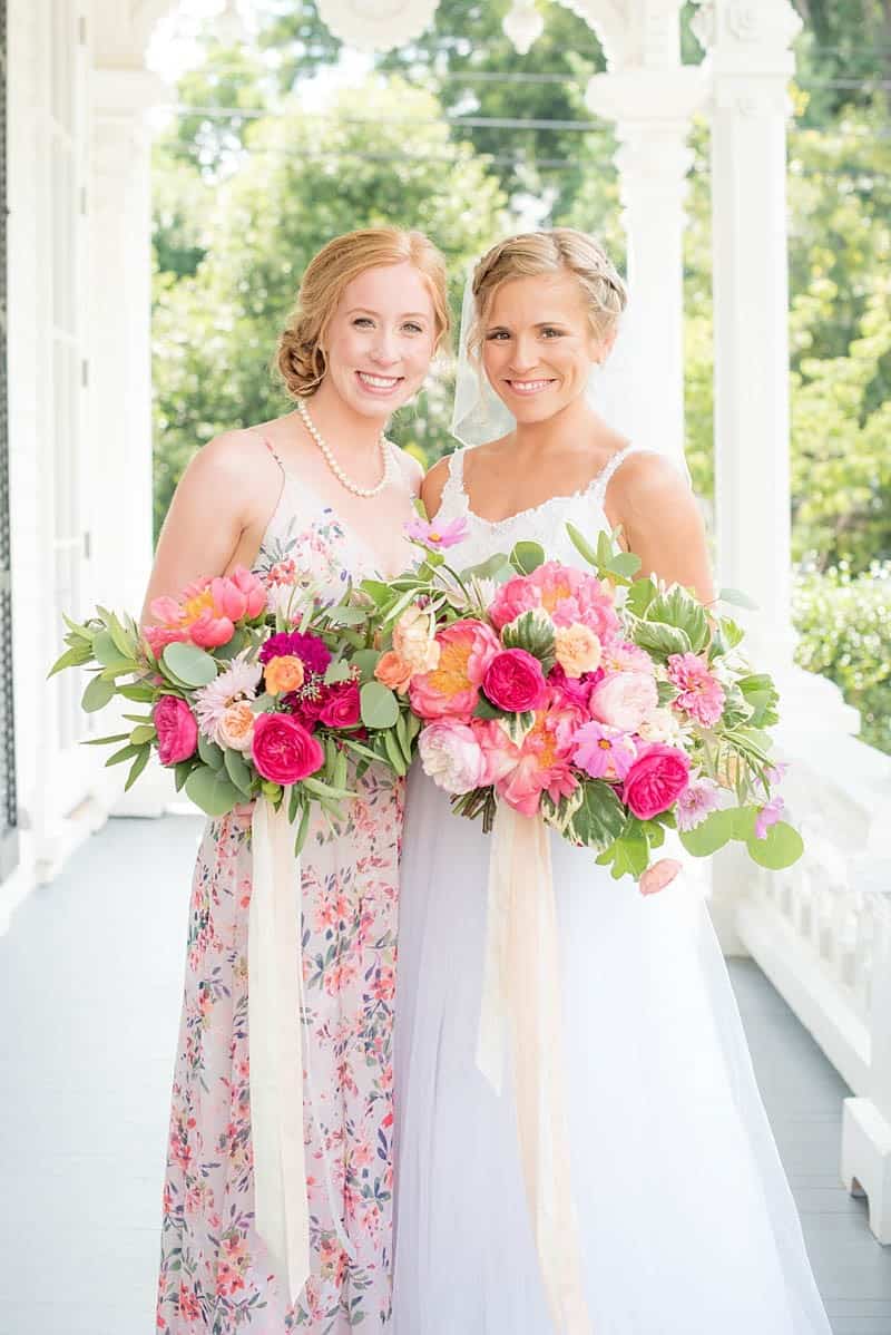 STYLISH FLORAL & FOLIAGE MERRIMON WYNNE HOUSE WEDDING (9)