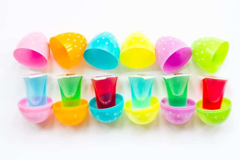 Chasse aux œufs de Pâques pour adultes Boozy Shots DIY Indices imprimables gratuits Idées amusantes de jeux de fête de Pâques Alchohol Shooters-15
