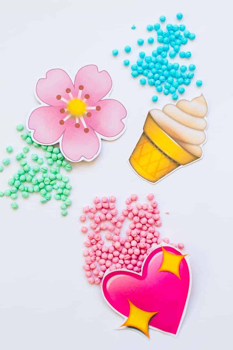 Emoji Favour Bags Pouches Candy Confetti Sweets Fun Unique Favour Ideas Printable Free Download-4