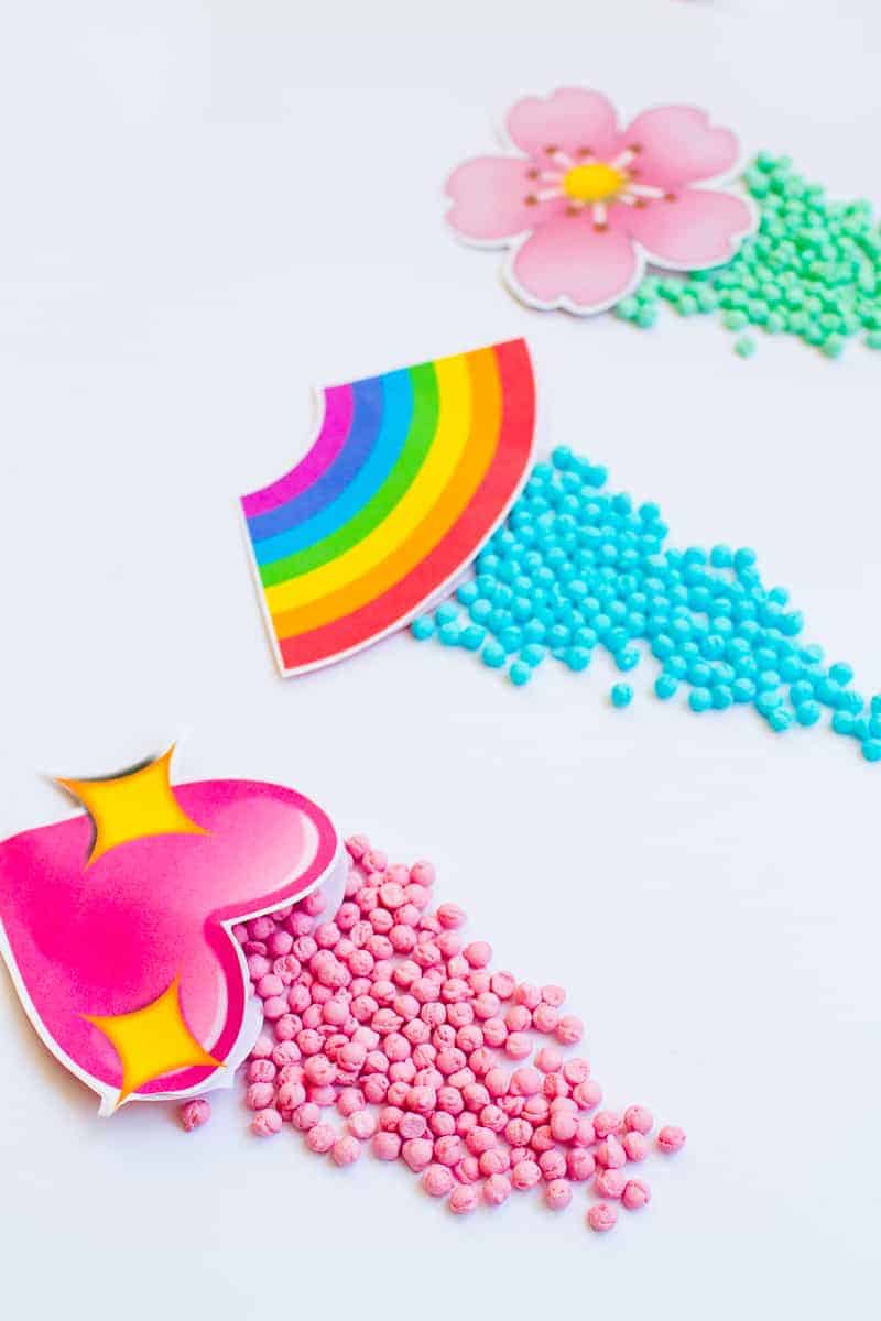 Emoji Favour Bags Pouches Candy Confetti Sweets Fun Unique Favour Ideas Printable Free Download-8