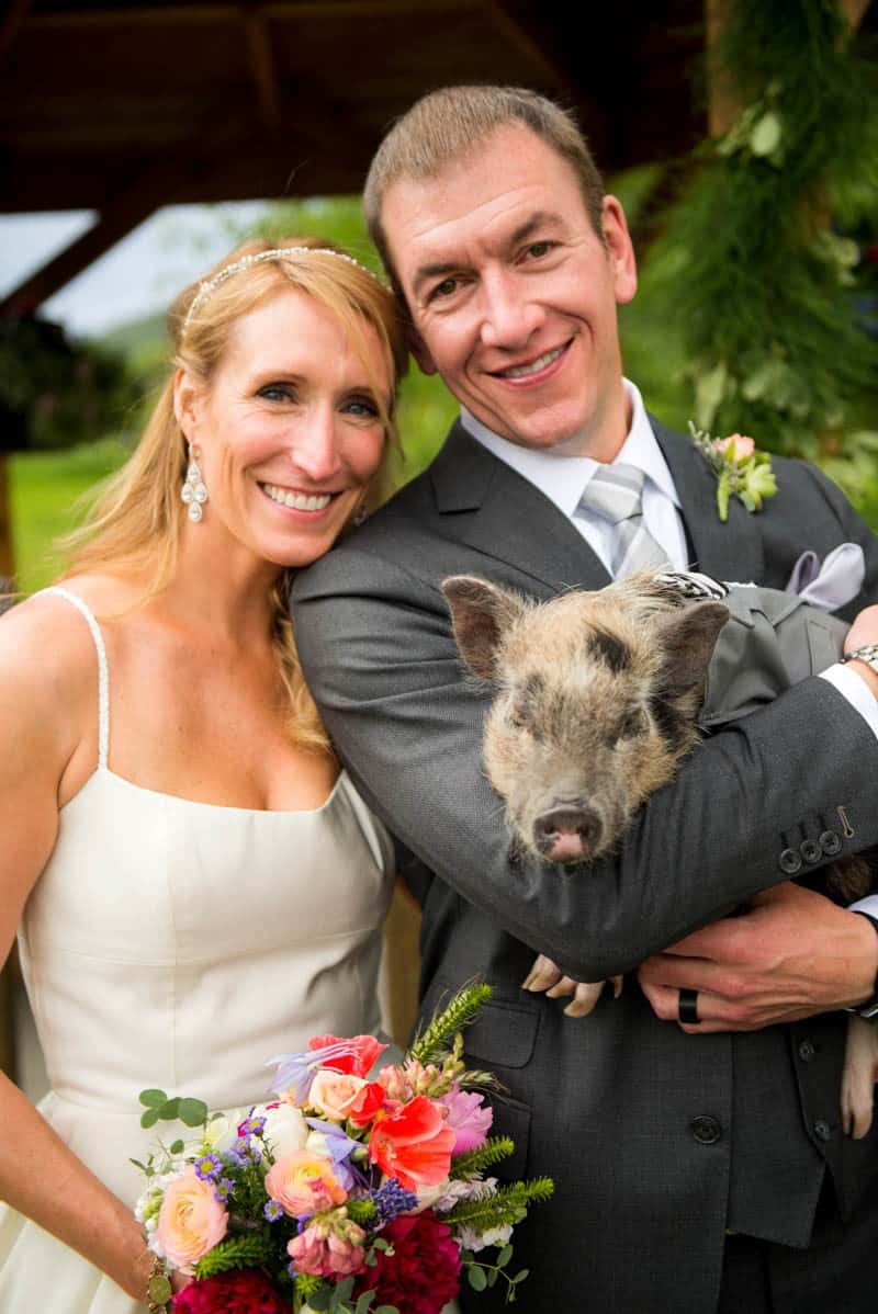 FUNKY COLORADO THEMED WEDDING WITH A PET PIG (8)