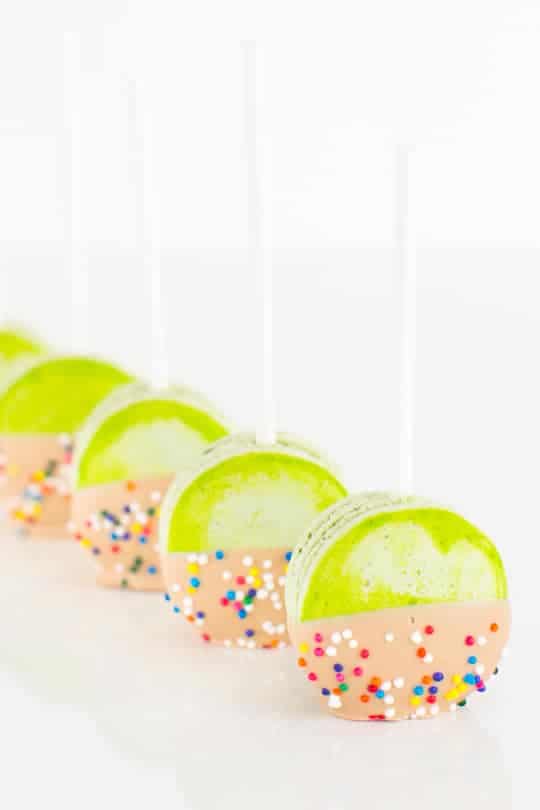 OUR FAVOURITE HALLOWEEN THEMED PARTY FOOD RECIPES! - Candy Apple Macarons Close Up