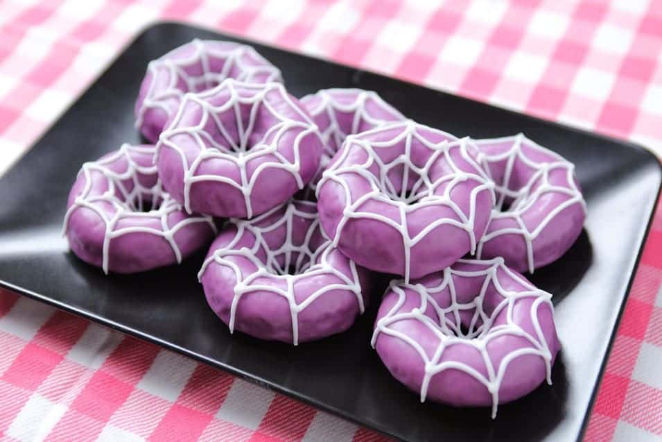 OUR FAVOURITE HALLOWEEN THEMED PARTY FOOD RECIPES! - Undertale Spider Donuts