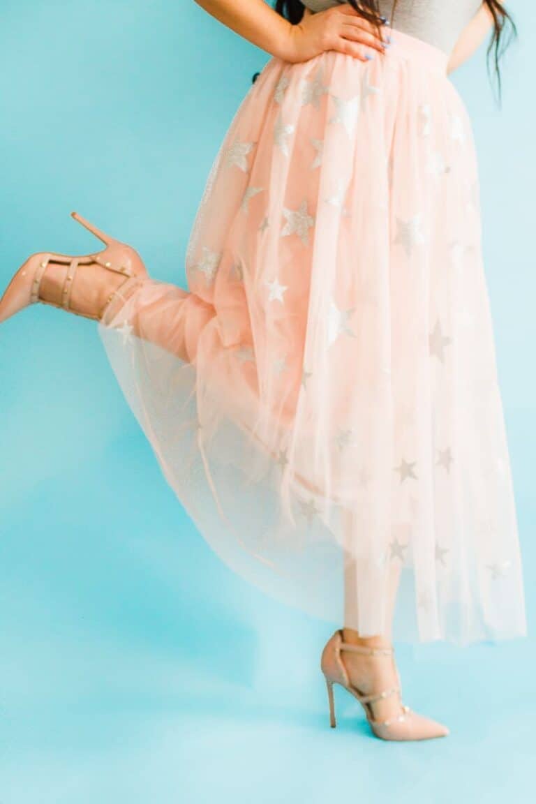 DIY SPARKLY STAR TULLE SKIRT PERFECT FOR CHRISTMAS! BespokeBride