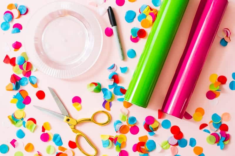 WE'RE DREAMING OF SUMMER WITH THESE DIY WATERMELON PLATES - Watermelon Plates Diy Vinyl Caboodle Magazine Summer Fruits Theme Low Res