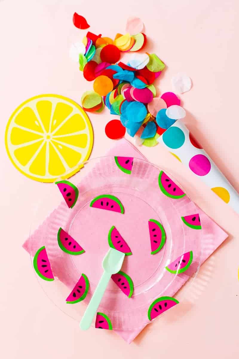 WE'RE DREAMING OF SUMMER WITH THESE DIY WATERMELON PLATES - Watermelon Plates Diy Vinyl Caboodle Magazine Summer Fruits Theme Low Res