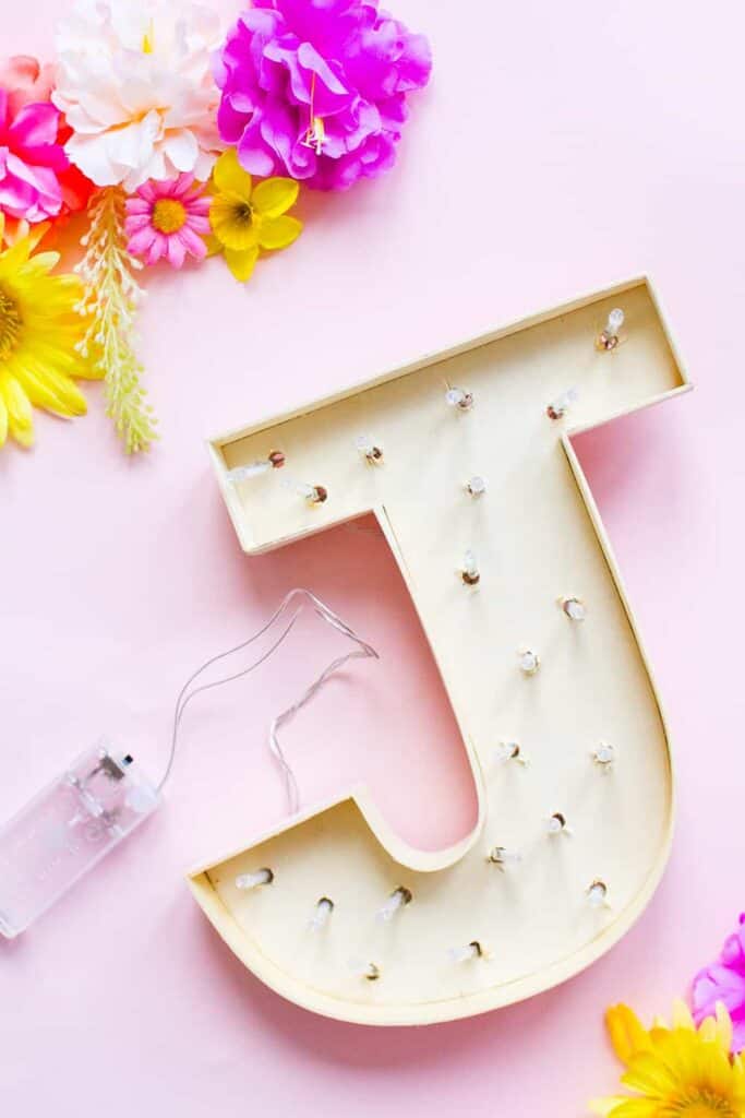 DIY LIGHT UP FLORAL LETTERS WITH ARTIFICIAL FLOWERS FOR YOUR WEDDING