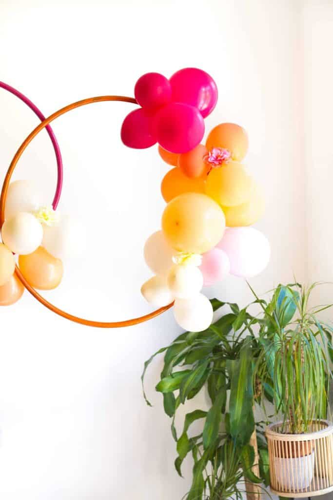 DIY HULA HOOP BALLOON WREATH BespokeBride Wedding Blog