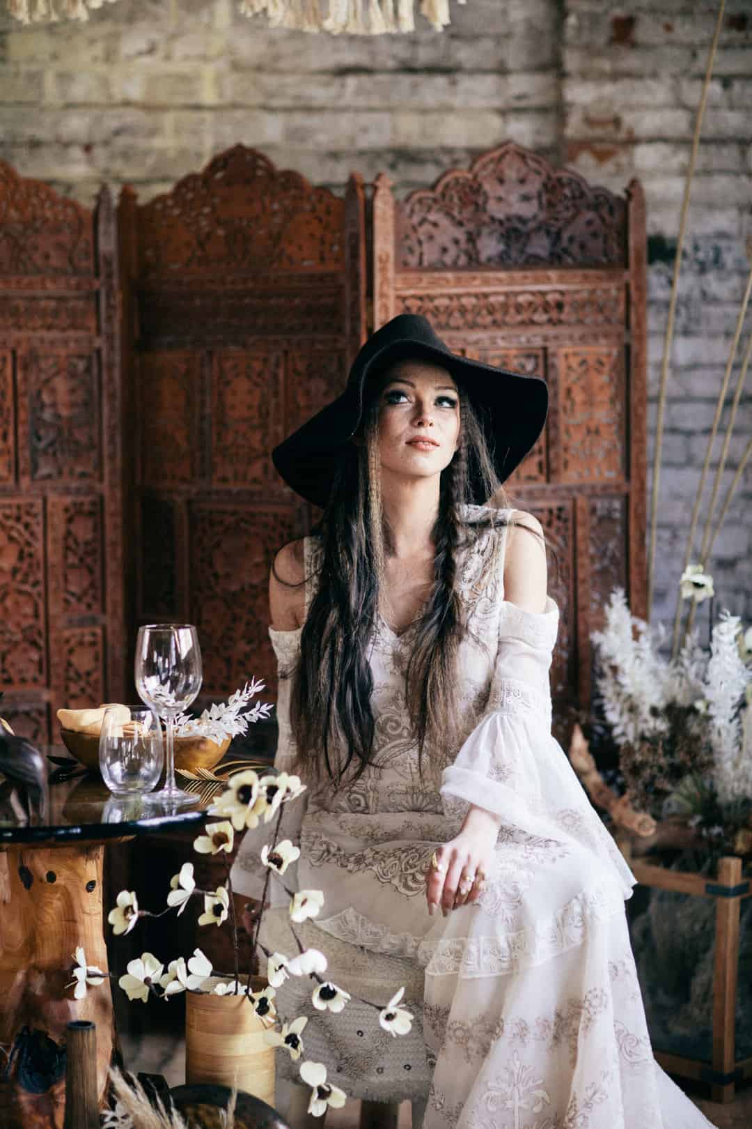 Calling All Boho Babes, These Free Spirited Yet Modern Wedding Ideas Are For You! CALLING ALL BOHO BABES, THESE FREE SPIRITED YET MODERN WEDDING IDEAS ARE FOR YOU! - Boho Wedding Decoration Ideas Gypsy Hippie Wedding Theme