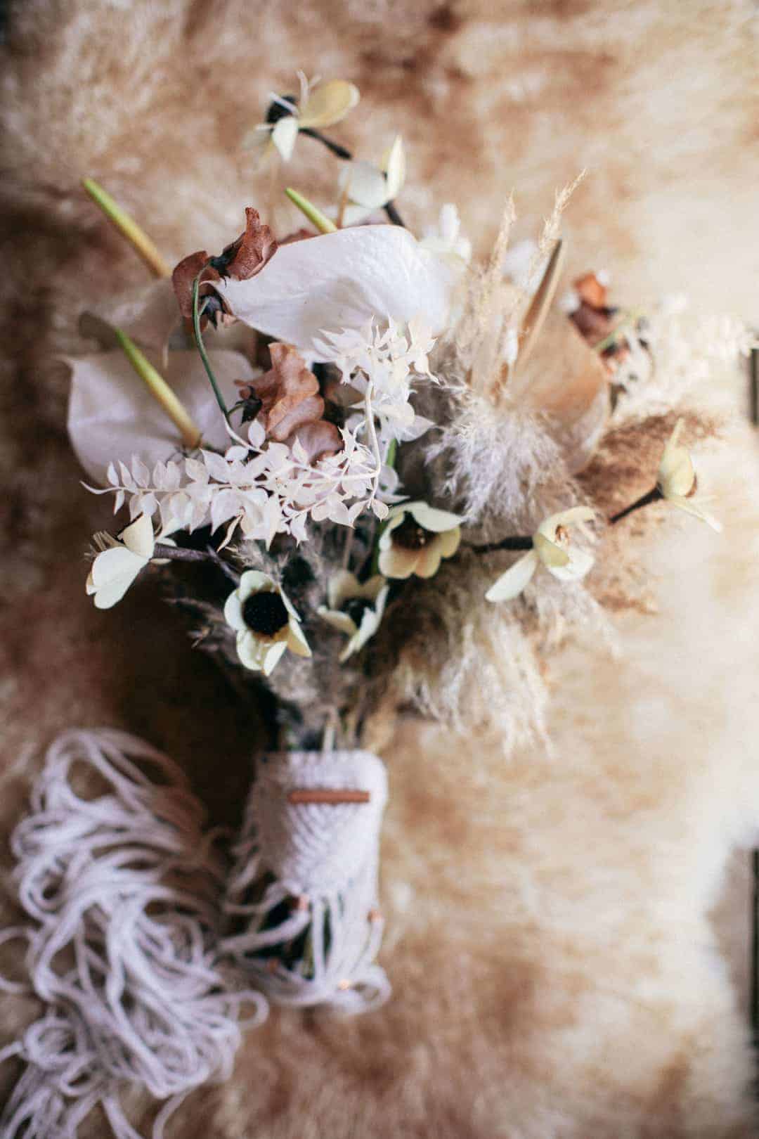 CALLING ALL BOHO BABES, THESE FREE SPIRITED YET MODERN WEDDING IDEAS ARE FOR YOU! - Boho Wedding Decoration Ideas Gypsy Hippie Wedding Theme