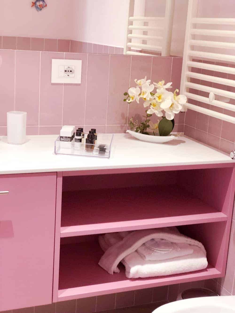 EMILY'S HEN PARTY IN BURANO, VENICE - Burano Italy Travel Guide Hen Party Bachelorette Emily Bespoke Bride