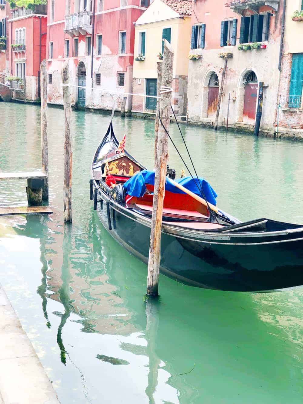 EMILY'S HEN PARTY IN BURANO, VENICE - Burano Italy Travel Guide Hen Party Bachelorette Emily Bespoke Bride