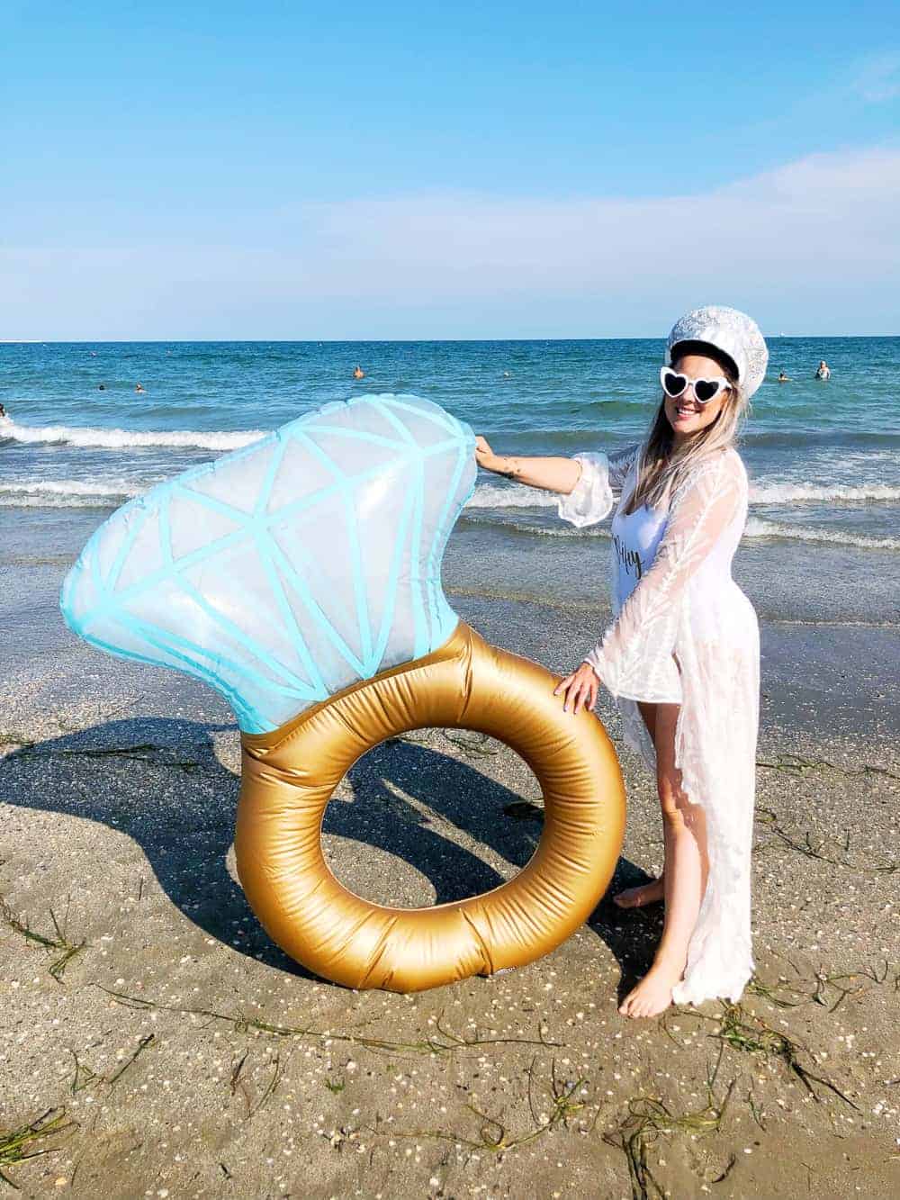 EMILY'S HEN PARTY IN BURANO, VENICE - Burano Italy Travel Guide Hen Party Bachelorette Emily Bespoke Bride