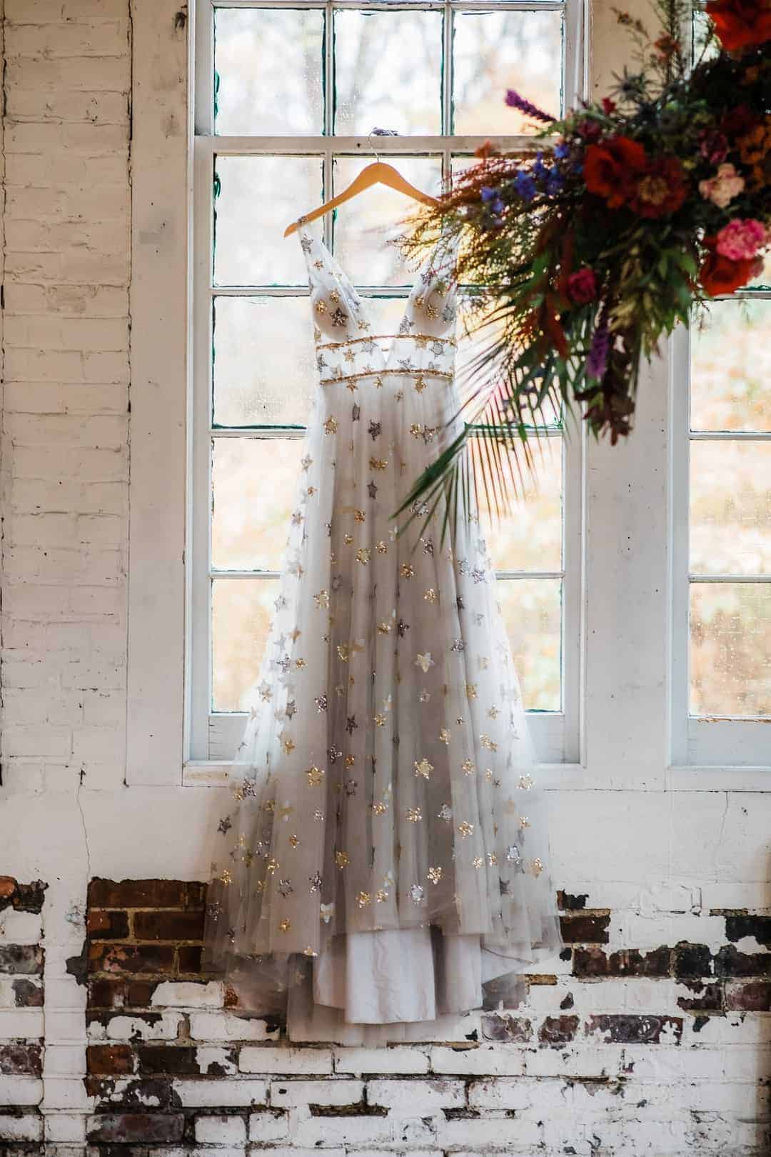 Brighten Up Winter With This Jewel Toned Wedding Inspo BRIGHTEN UP WINTER WITH THIS JEWEL TONED WEDDING INSPO - Jewel Toned Wedding Ella Farrell Weddings B A Big