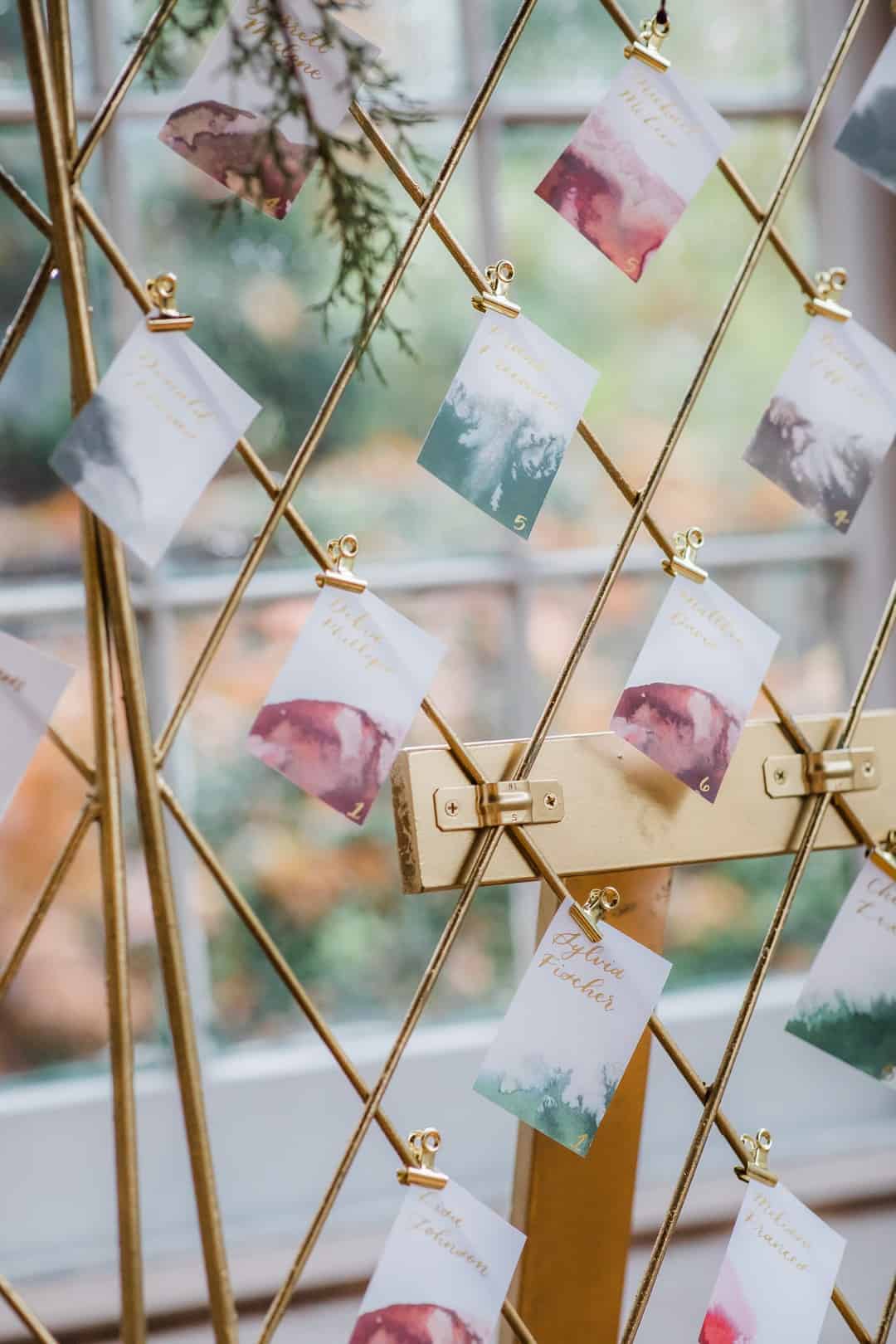 Brighten Up Winter With This Jewel Toned Wedding Inspo BRIGHTEN UP WINTER WITH THIS JEWEL TONED WEDDING INSPO - Jewel Toned Wedding Ella Farrell Weddings B A Big