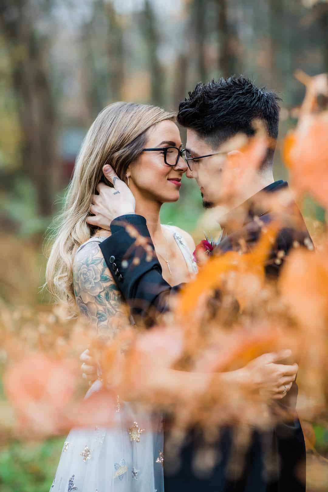 BRIGHTEN UP WINTER WITH THIS JEWEL TONED WEDDING INSPO - Jewel Toned Wedding Ella Farrell Weddings B A Big