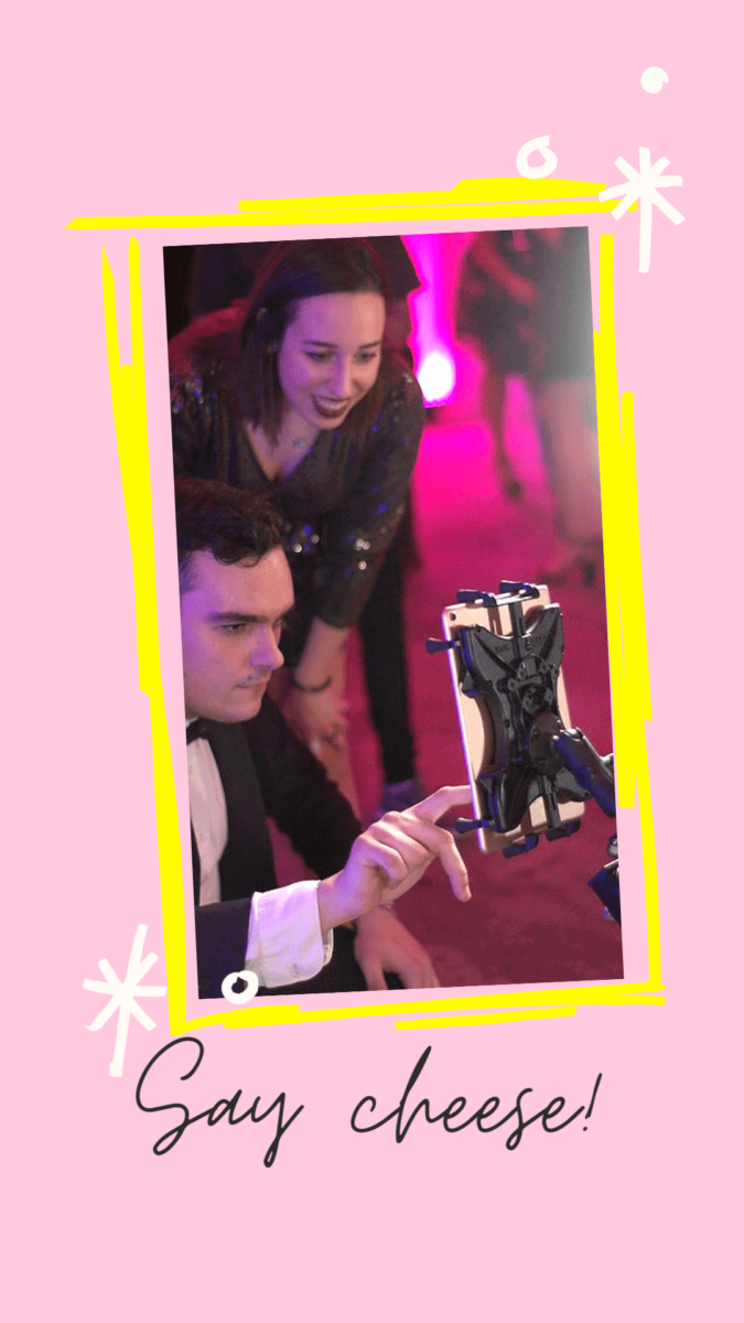 10 Reasons to have a photbooth at your wedding 1