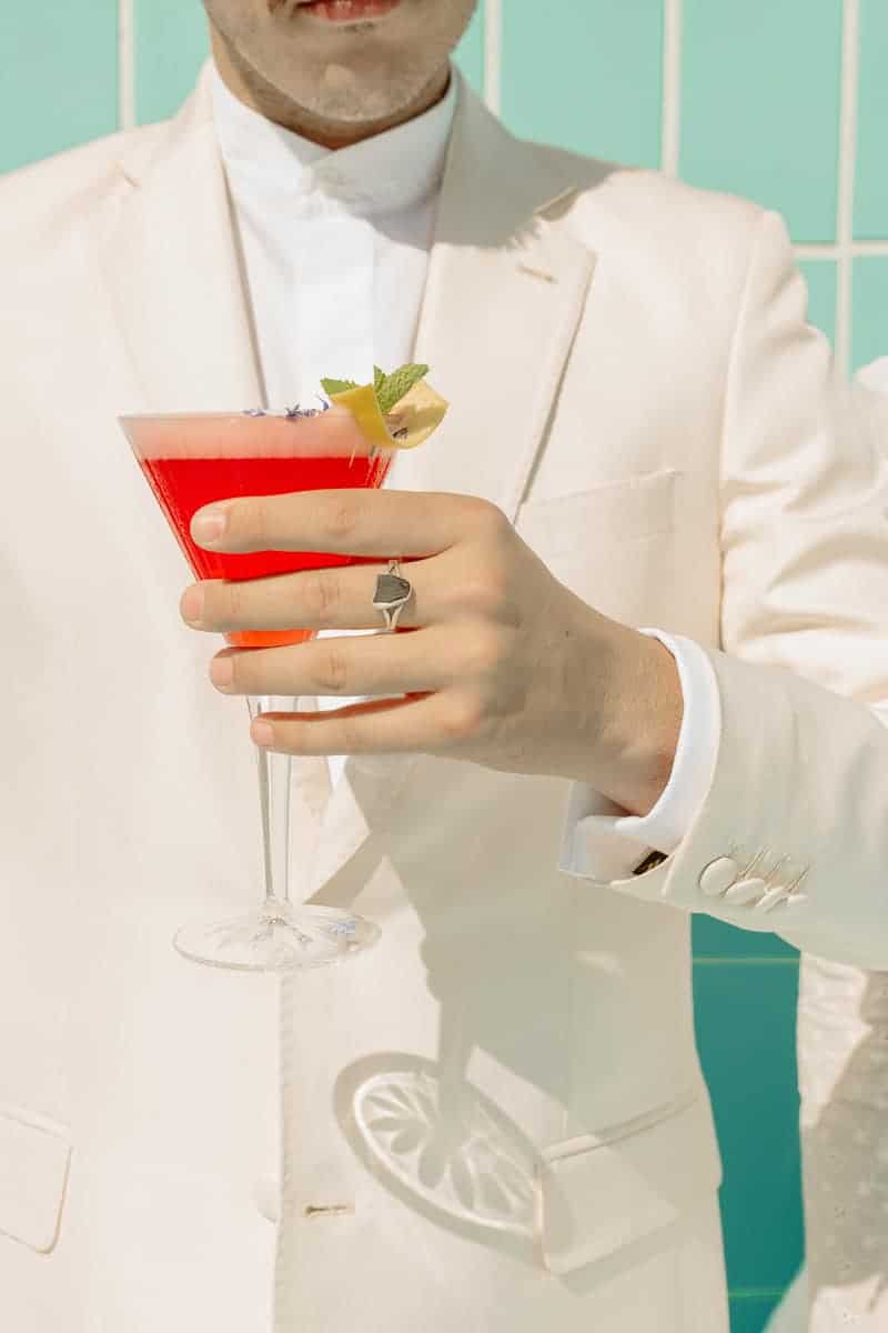 A MIDSUMMER COCKTAIL DREAM: AN INTIMATE WEDDING WHERE PLACES ARE REINVENTED - Cocktails Dream