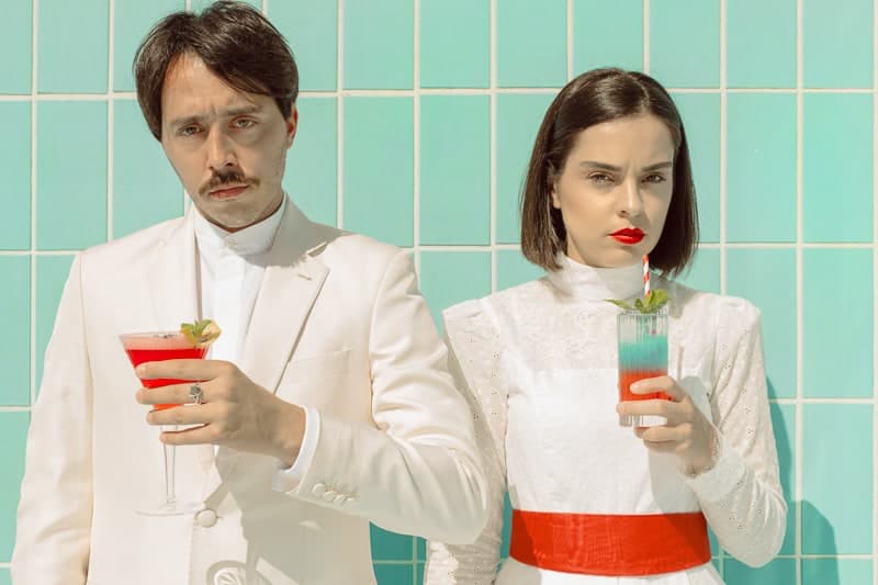 A MIDSUMMER COCKTAIL DREAM: AN INTIMATE WEDDING WHERE PLACES ARE REINVENTED - Cocktails Dream