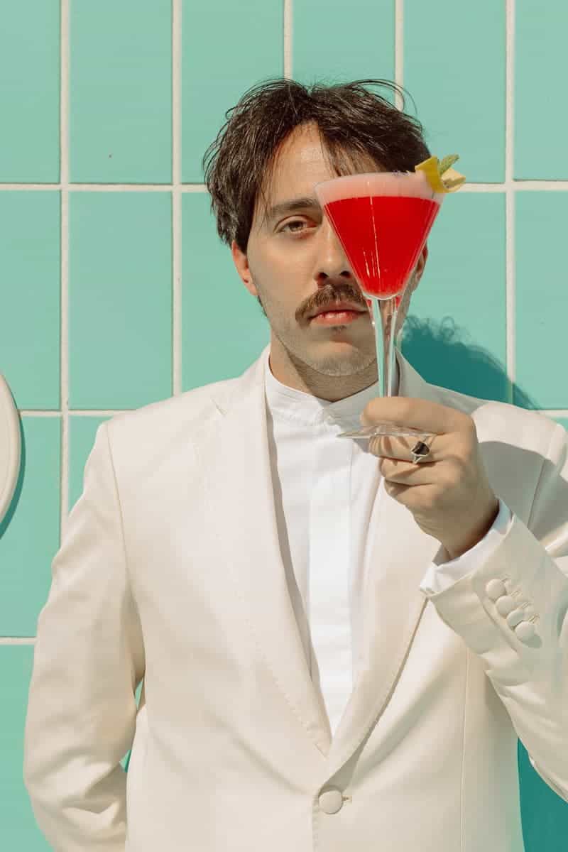 A MIDSUMMER COCKTAIL DREAM: AN INTIMATE WEDDING WHERE PLACES ARE REINVENTED - Cocktails Dream