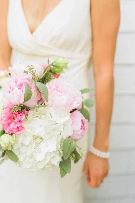 Bridal Bouquet Techniques That Any DIY Bride Can Master