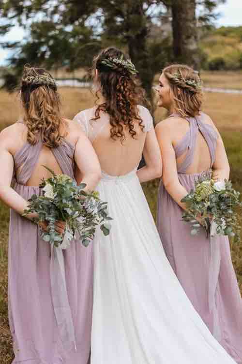 How to Be a Budget-Conscious Bridesmaid