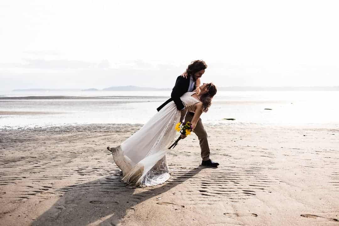 Beach Elopement photoshoot in seattle pic