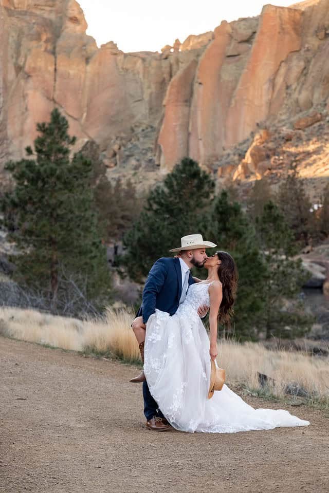 Bridal cowgirl Western bride shoot at Smith Rock State Park