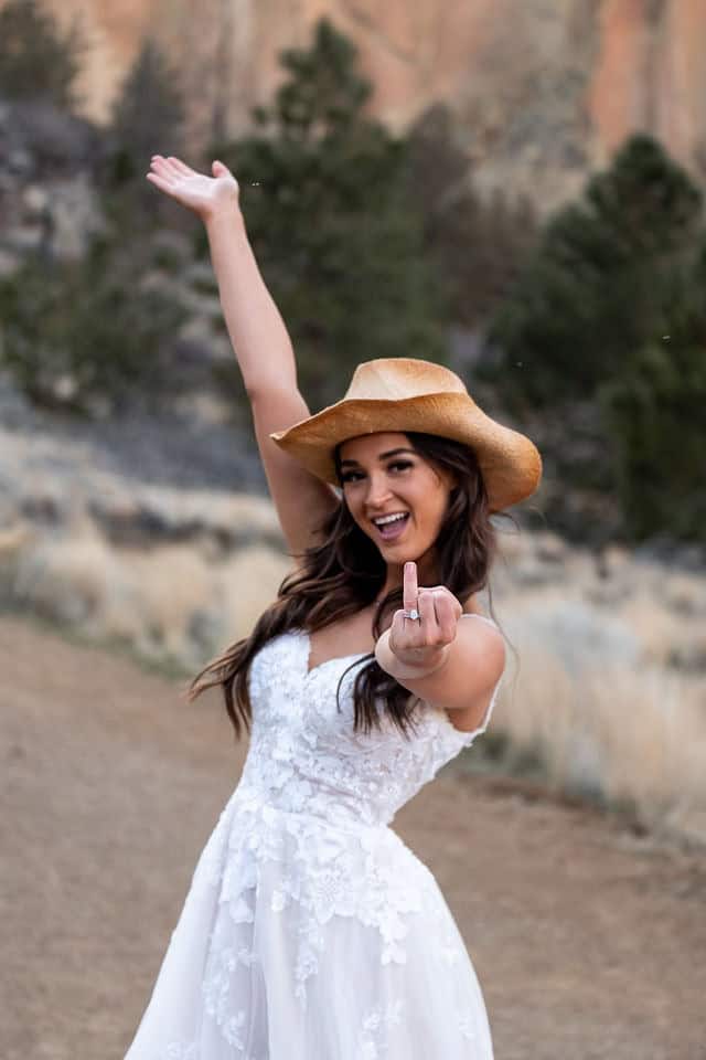 western bridal photoshoot at Smith Rock State Park in oregon