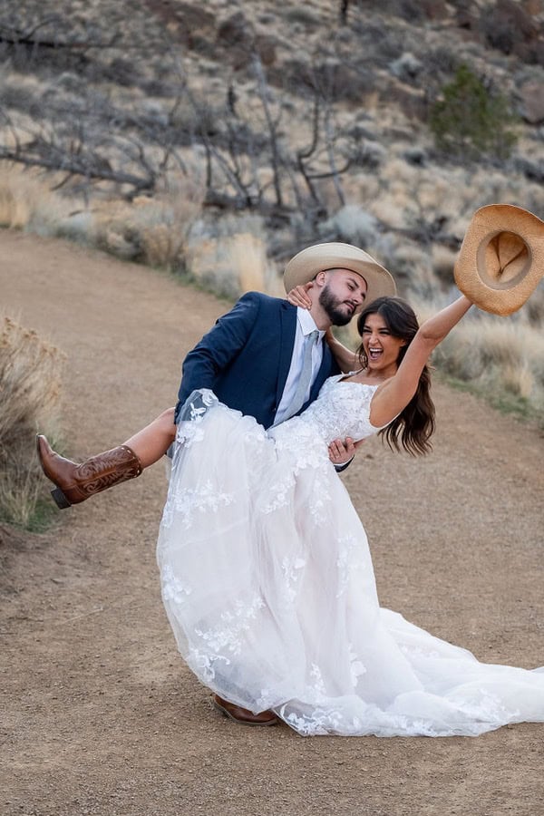 western bridal shoot at Smith Rock State Park
