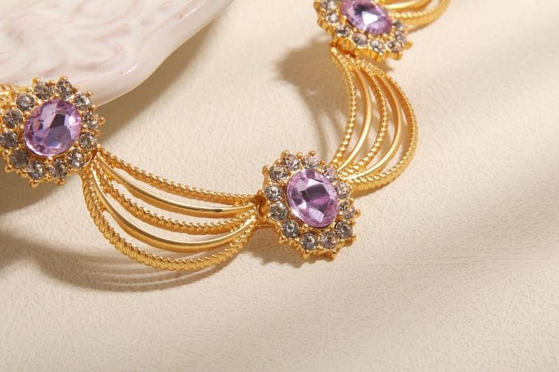How to Choose the Perfect Vintage Solid Gold Bracelets for Her