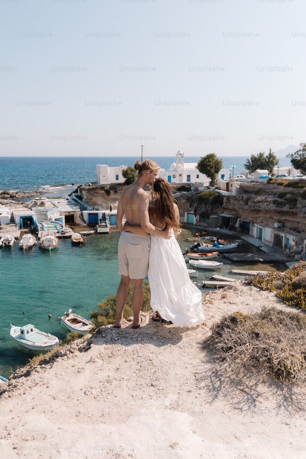 How to plan honeymoon in Greece