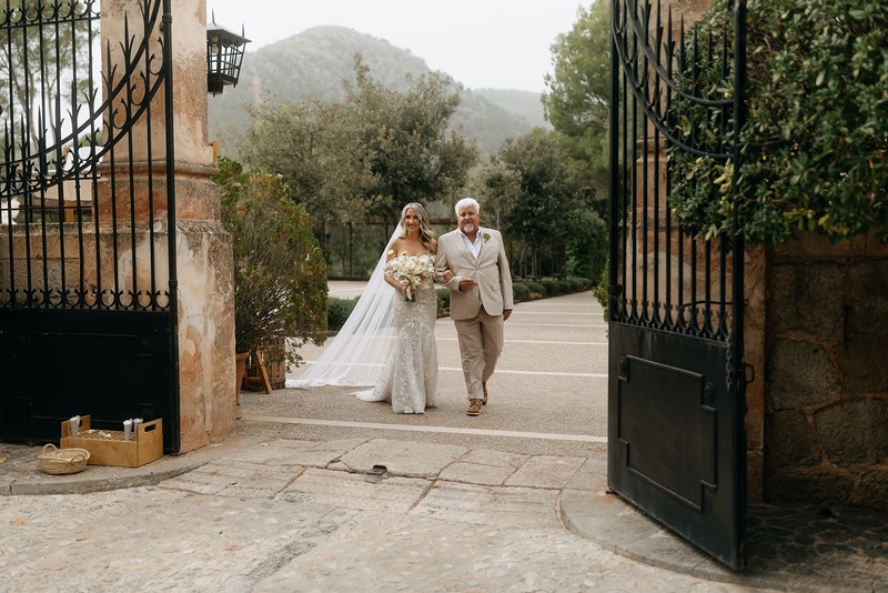 intimate wedding photo shoot in Mallorca spain