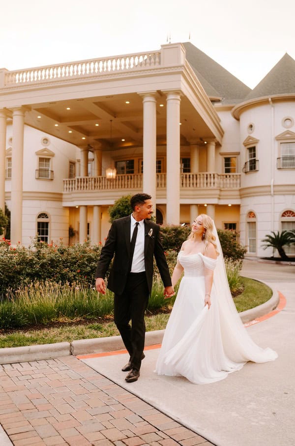 warm houston wedding at the springs in cypress.