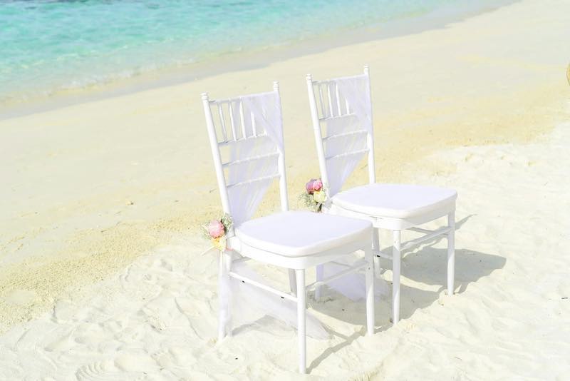 white Wedding Chairs
