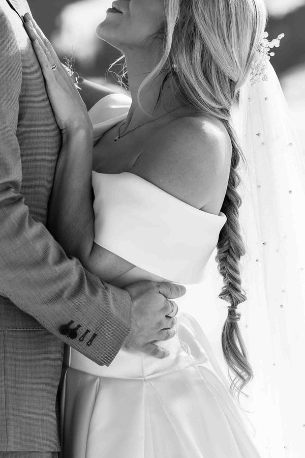 Helena & Keio's Dreamy Winter Vow Renewal In Italy: Snow, Pizza, And A Love Story 10 Years In The Making . Leave empty if the image is purely decorative.