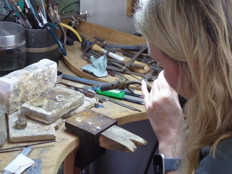 Commissioning a Bespoke Engagement Ring Commissioning a Bespoke Engagement Ring